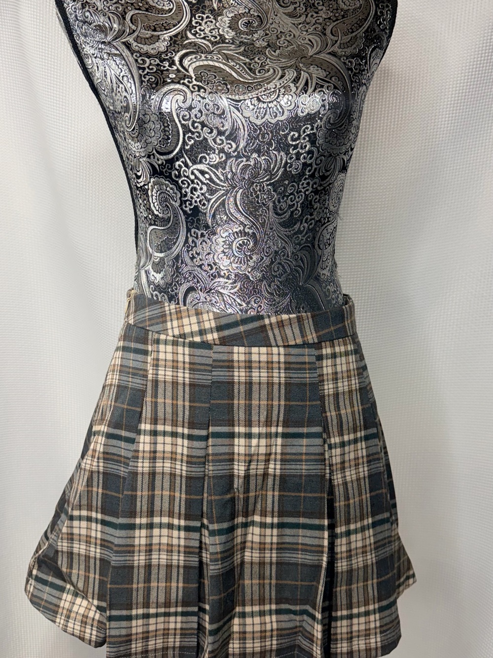 Plaid Pleated Skirt in Charcoal and Cream